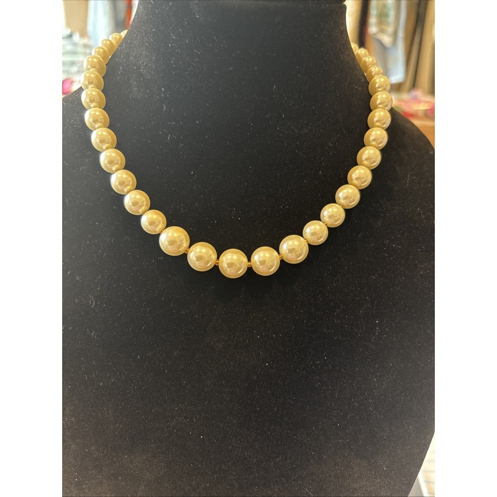 White House Black Market String Of Faux Pearls Necklace‎